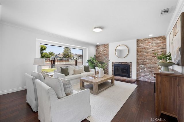 1536 E Commonwealth E, Fullerton, CA 92831