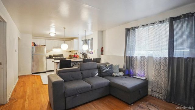 738 pelhamdale Avenue, New Rochelle, NY 10801