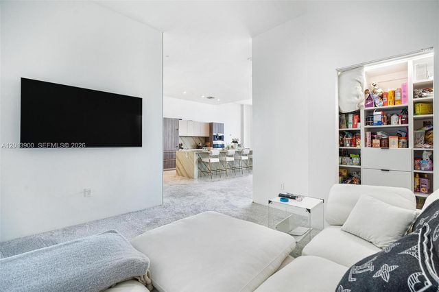 801 S Miami Ave 5702, Miami, FL 33130