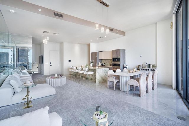801 S Miami Ave 5702, Miami, FL 33130