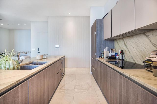 801 S Miami Ave 5702, Miami, FL 33130