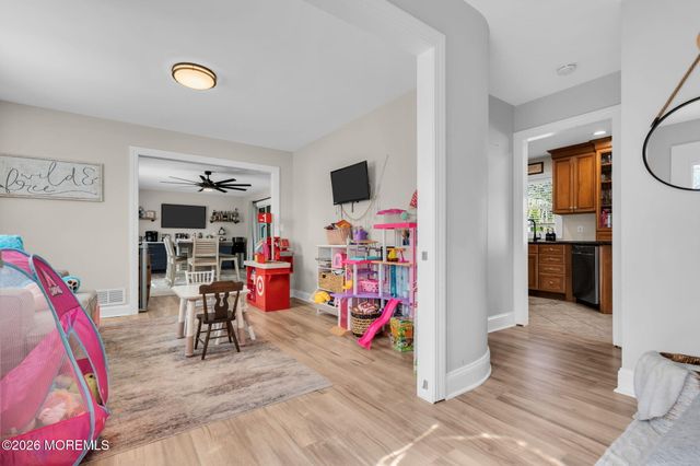 336 Twin Oaks Drive, Toms River, NJ 08753