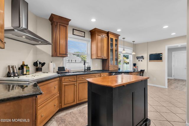 336 Twin Oaks Drive, Toms River, NJ 08753