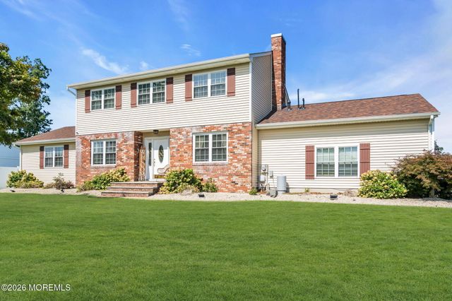 336 Twin Oaks Drive, Toms River, NJ 08753
