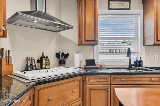 336 Twin Oaks Drive, Toms River, NJ 08753