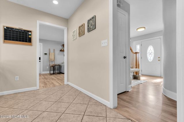 336 Twin Oaks Drive, Toms River, NJ 08753