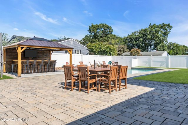 336 Twin Oaks Drive, Toms River, NJ 08753