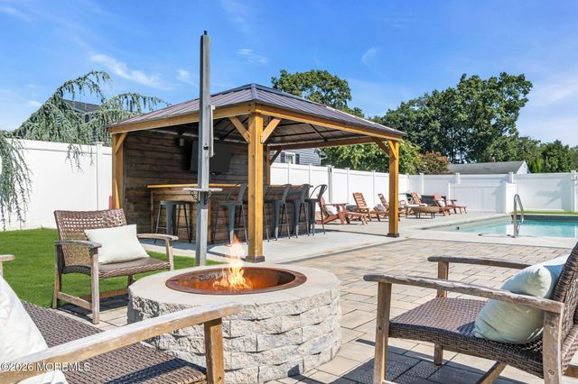 336 Twin Oaks Drive, Toms River, NJ 08753