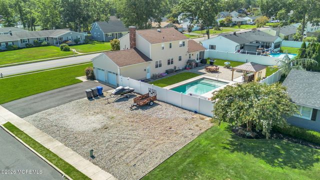 336 Twin Oaks Drive, Toms River, NJ 08753