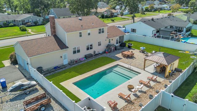 336 Twin Oaks Drive, Toms River, NJ 08753