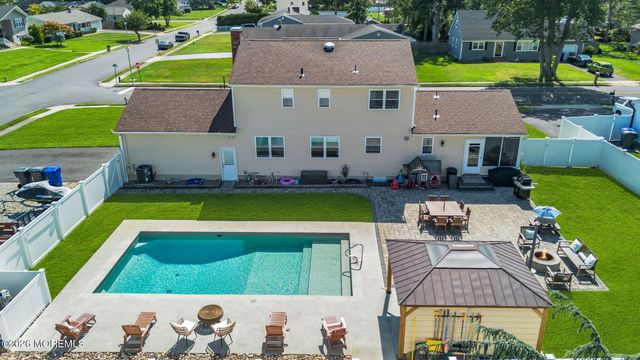 336 Twin Oaks Drive, Toms River, NJ 08753