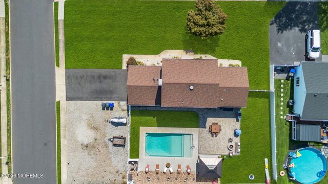 336 Twin Oaks Drive, Toms River, NJ 08753