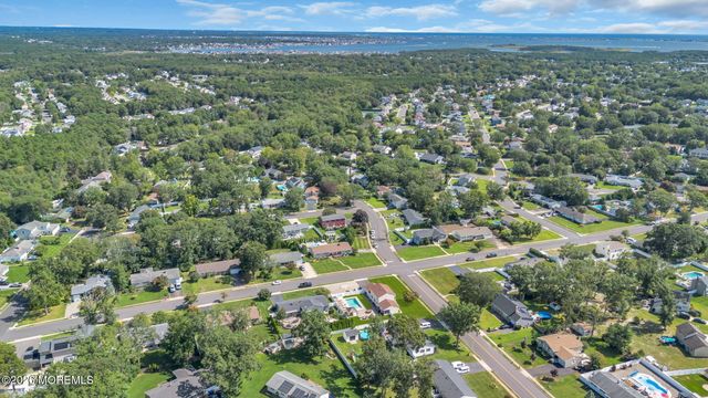 336 Twin Oaks Drive, Toms River, NJ 08753