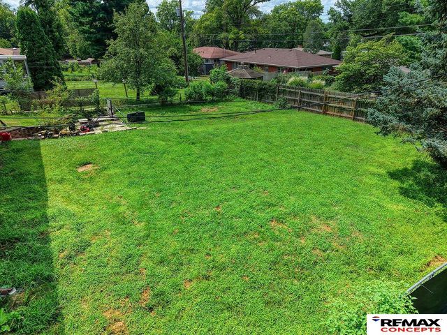 1801 E Manor Drive, Lincoln, NE 68506