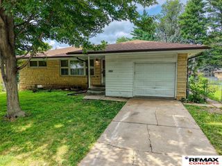 1801 E Manor Drive, Lincoln, NE 68506