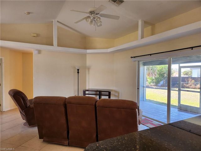 2653 9th ST, Cape Coral, FL 33993