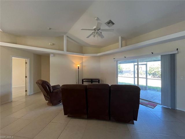 2653 9th ST, Cape Coral, FL 33993