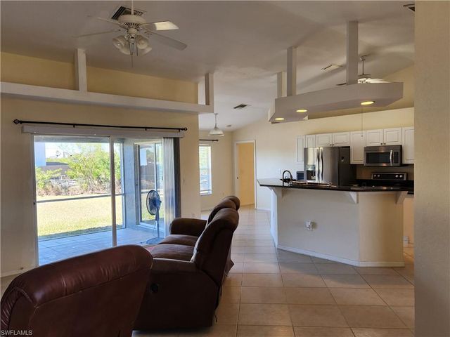 2653 9th ST, Cape Coral, FL 33993