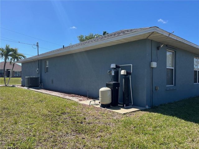 2653 9th ST, Cape Coral, FL 33993