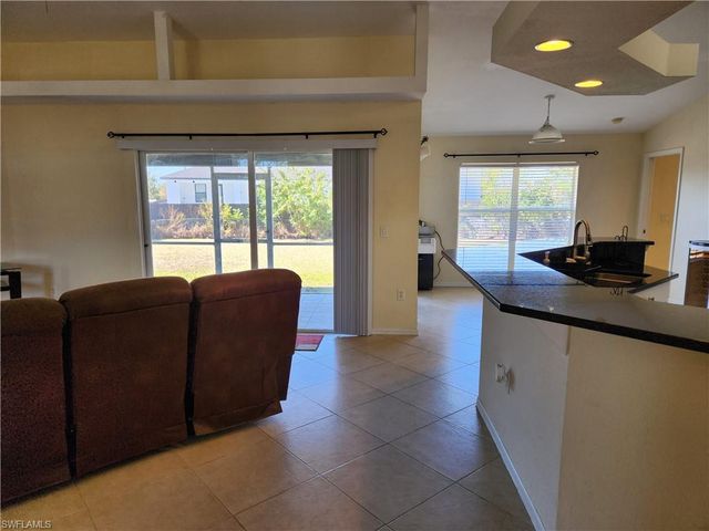 2653 9th ST, Cape Coral, FL 33993