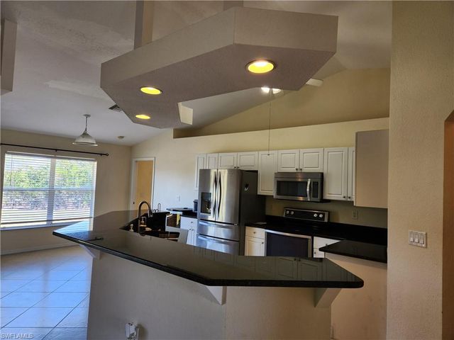 2653 9th ST, Cape Coral, FL 33993