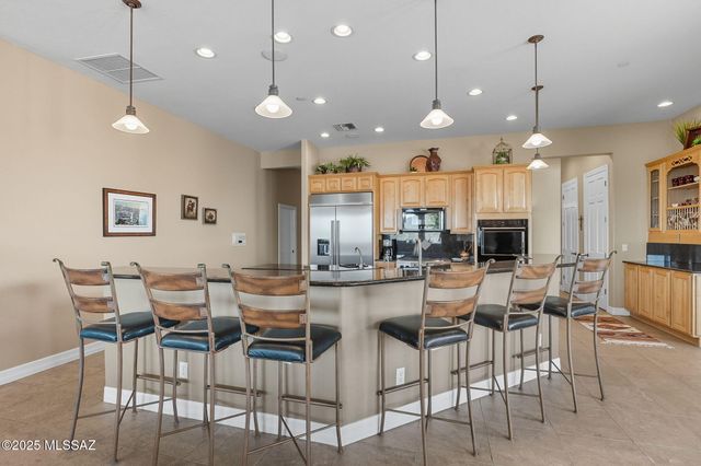 446 E Bent Branch Place, Green Valley, AZ 85614