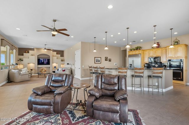 446 E Bent Branch Place, Green Valley, AZ 85614