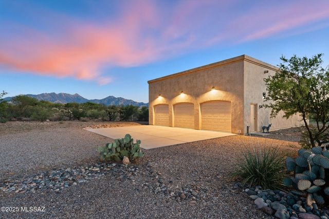 446 E Bent Branch Place, Green Valley, AZ 85614