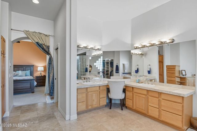 446 E Bent Branch Place, Green Valley, AZ 85614