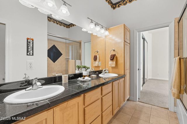 446 E Bent Branch Place, Green Valley, AZ 85614