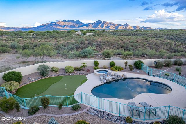 446 E Bent Branch Place, Green Valley, AZ 85614