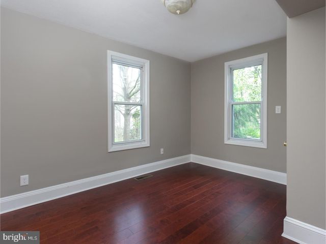 85 LAWN PARK AVE, Lawrence, NJ 08648