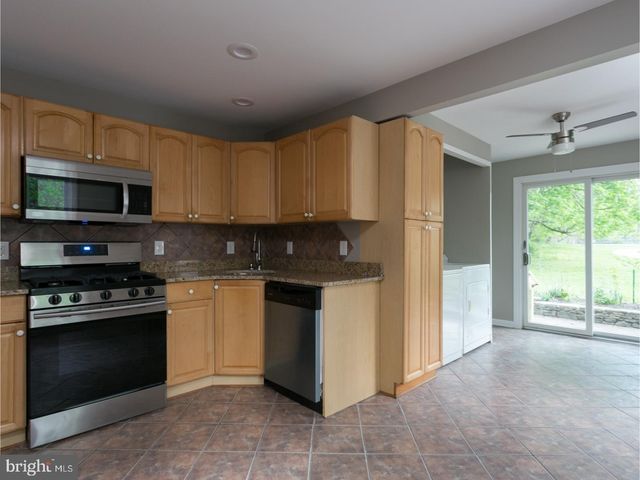 85 LAWN PARK AVE, Lawrence, NJ 08648