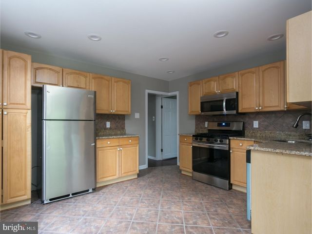 85 LAWN PARK AVE, Lawrence, NJ 08648