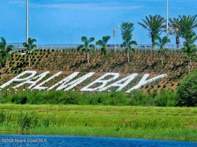 575 Bounty Avenue NE, Palm Bay, FL 32907