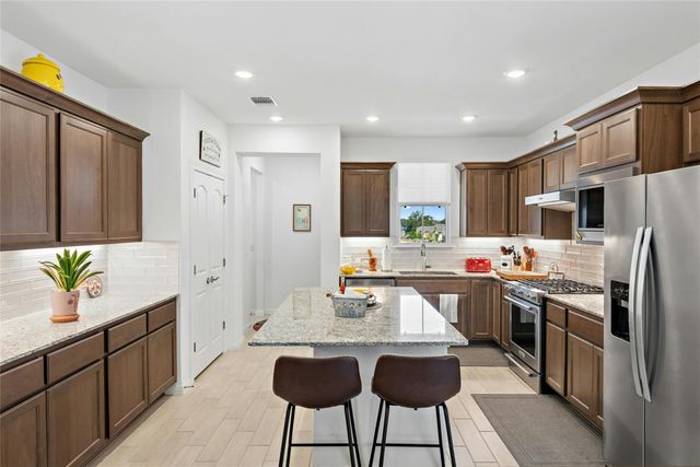 746 Livewater LN, Georgetown, TX 78633