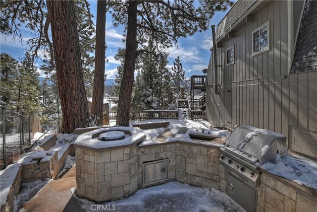 1004 White Mountain Drive, Big Bear City, CA 92314