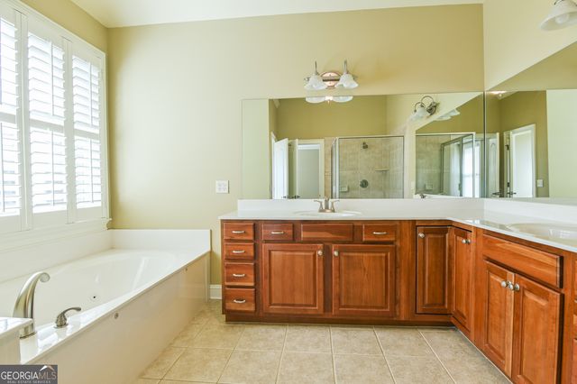 558 Sterling Water Drive, Monroe, GA 30655