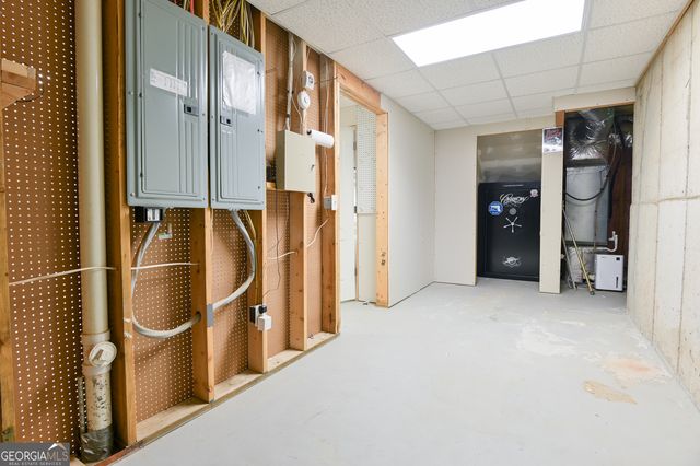 558 Sterling Water Drive, Monroe, GA 30655