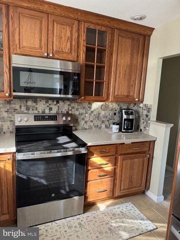 420 W WOOD ST, Vineland, NJ 08360