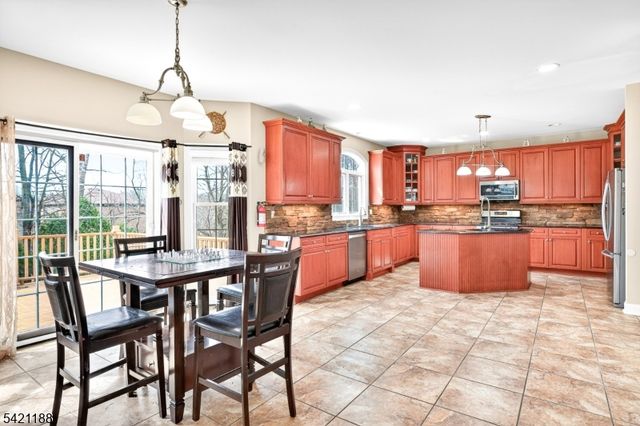 6 Hunter Dr, Mount Olive Twp., NJ 07828