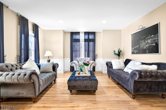 6 Hunter Dr, Mount Olive Twp., NJ 07828