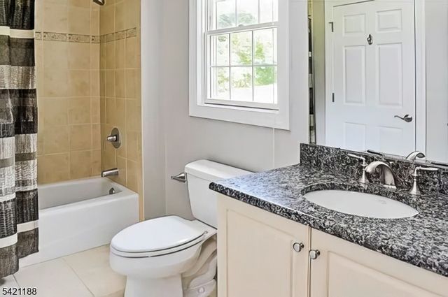 6 Hunter Dr, Mount Olive Twp., NJ 07828