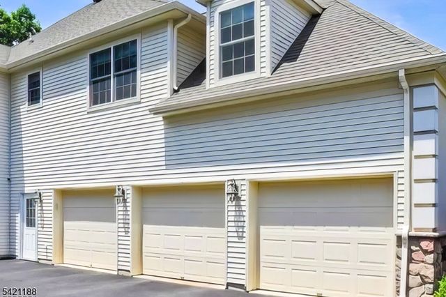 6 Hunter Dr, Mount Olive Twp., NJ 07828