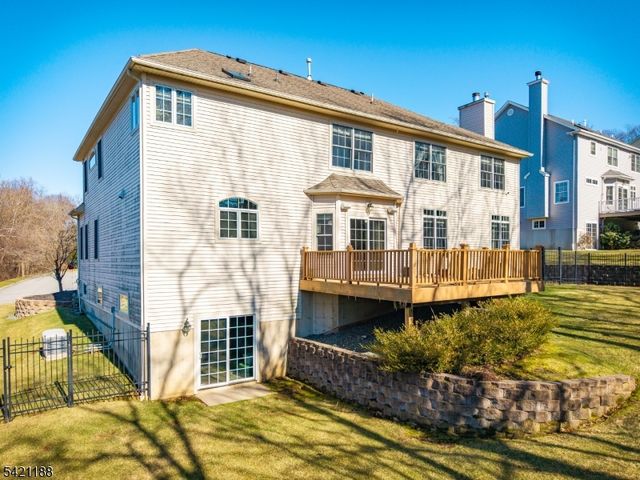 6 Hunter Dr, Mount Olive Twp., NJ 07828