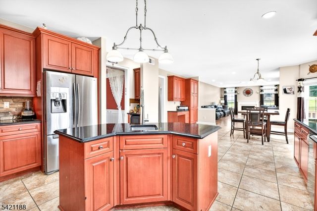 6 Hunter Dr, Mount Olive Twp., NJ 07828