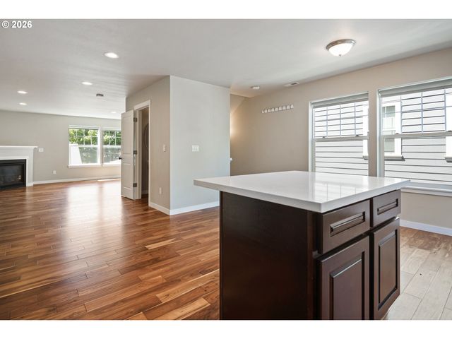 7578 Se DIVISION St C, Portland, OR 97206