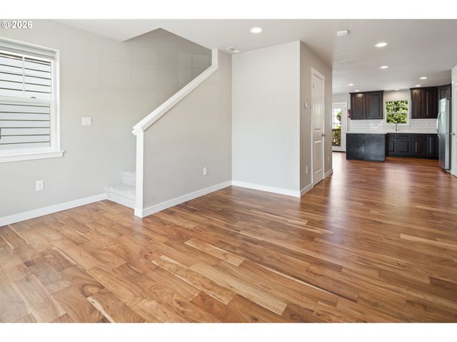 7578 Se DIVISION St C, Portland, OR 97206