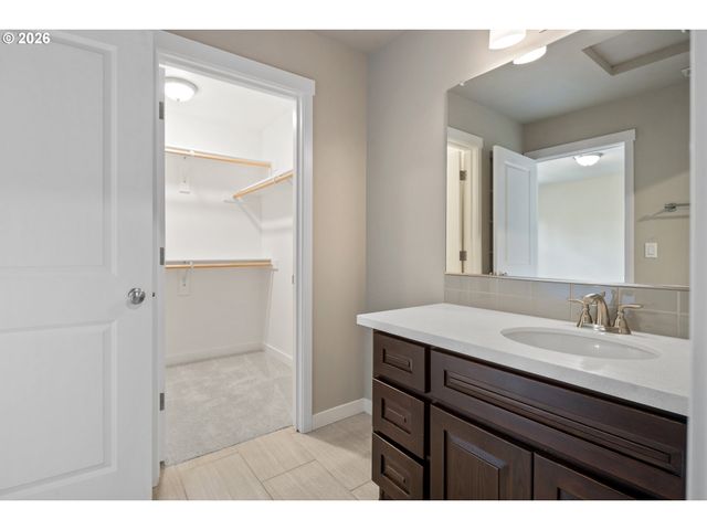 7578 Se DIVISION St C, Portland, OR 97206