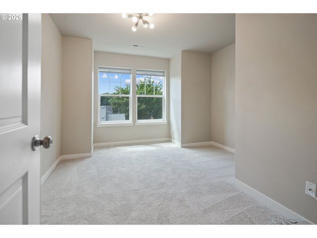 7578 Se DIVISION St C, Portland, OR 97206